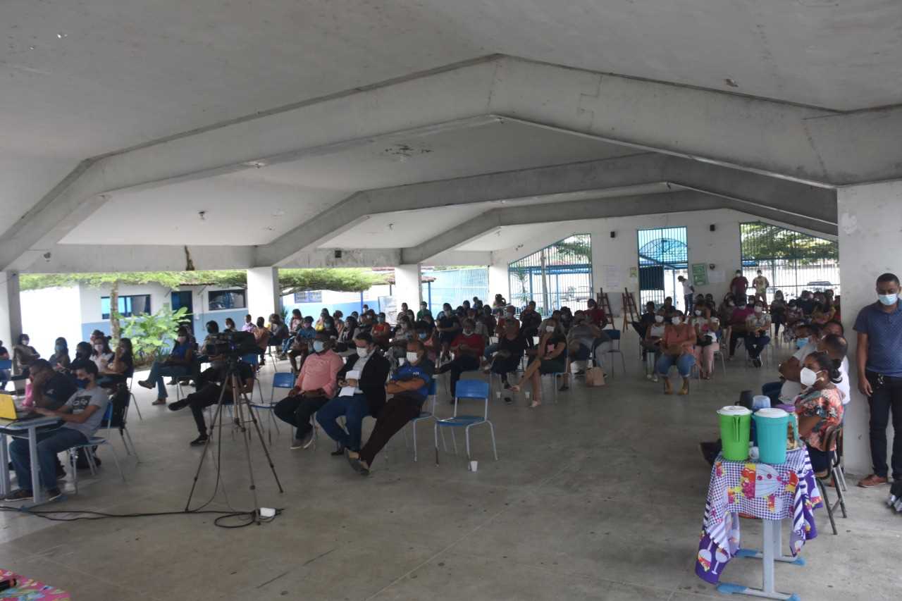 Camacã: Prefeito, Jurídico e Consultoria se reúnem com professores e APLB para dar informação sobre o reajuste do piso salarial